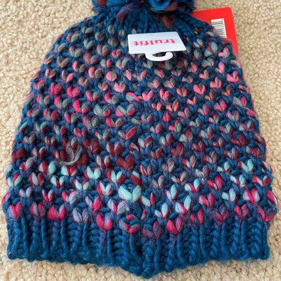 Trufit Ladies’ Cable Knit Winter Hat Greenish/Blue NWT One Size - Picture 8 of 8